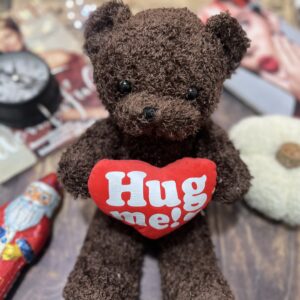 خرس Hug me